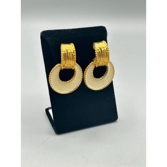 Kenneth Lane Signed Door Knockers Clip On Gold & Cream Enamel Removable Dangles - Picture 4 of 12